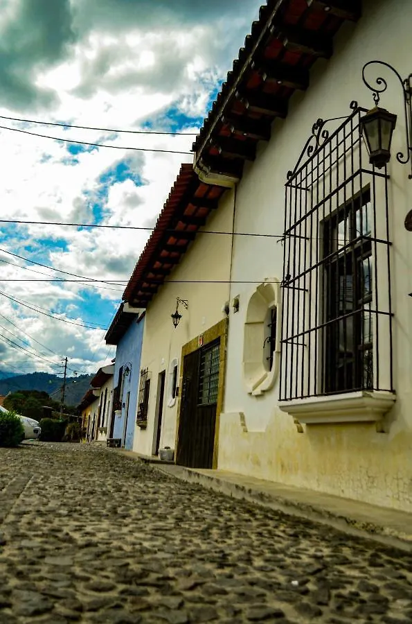 Hotel Central Antiguainn 0*, Antigua Guatemala