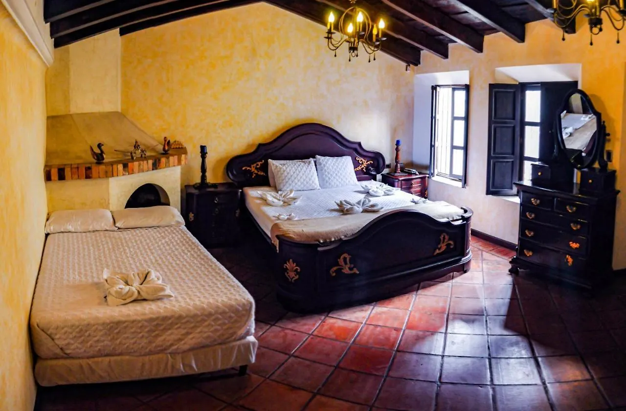 Hotel Central Antiguainn