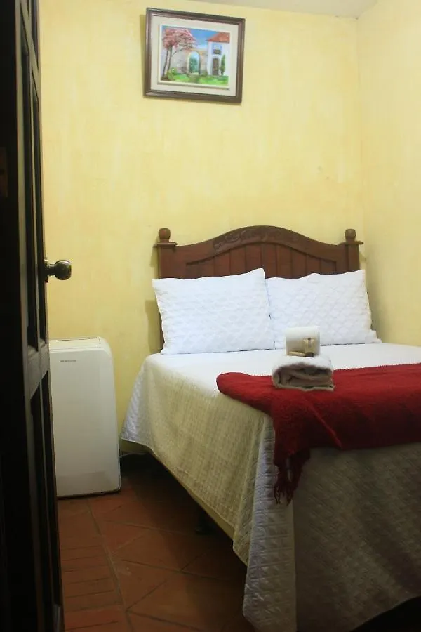 Bed & Breakfast Hotel Central Antiguainn