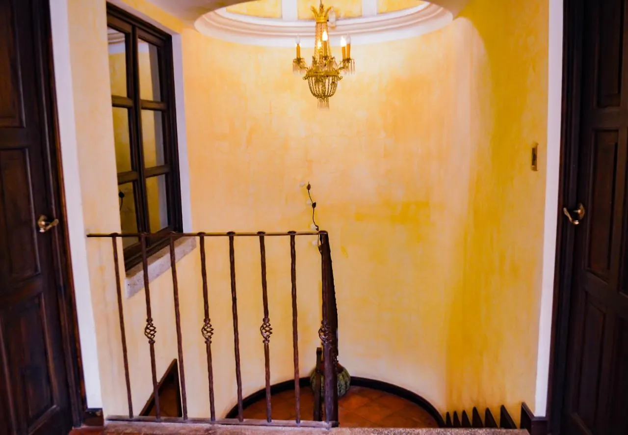 Bed & Breakfast Hotel Central Antiguainn